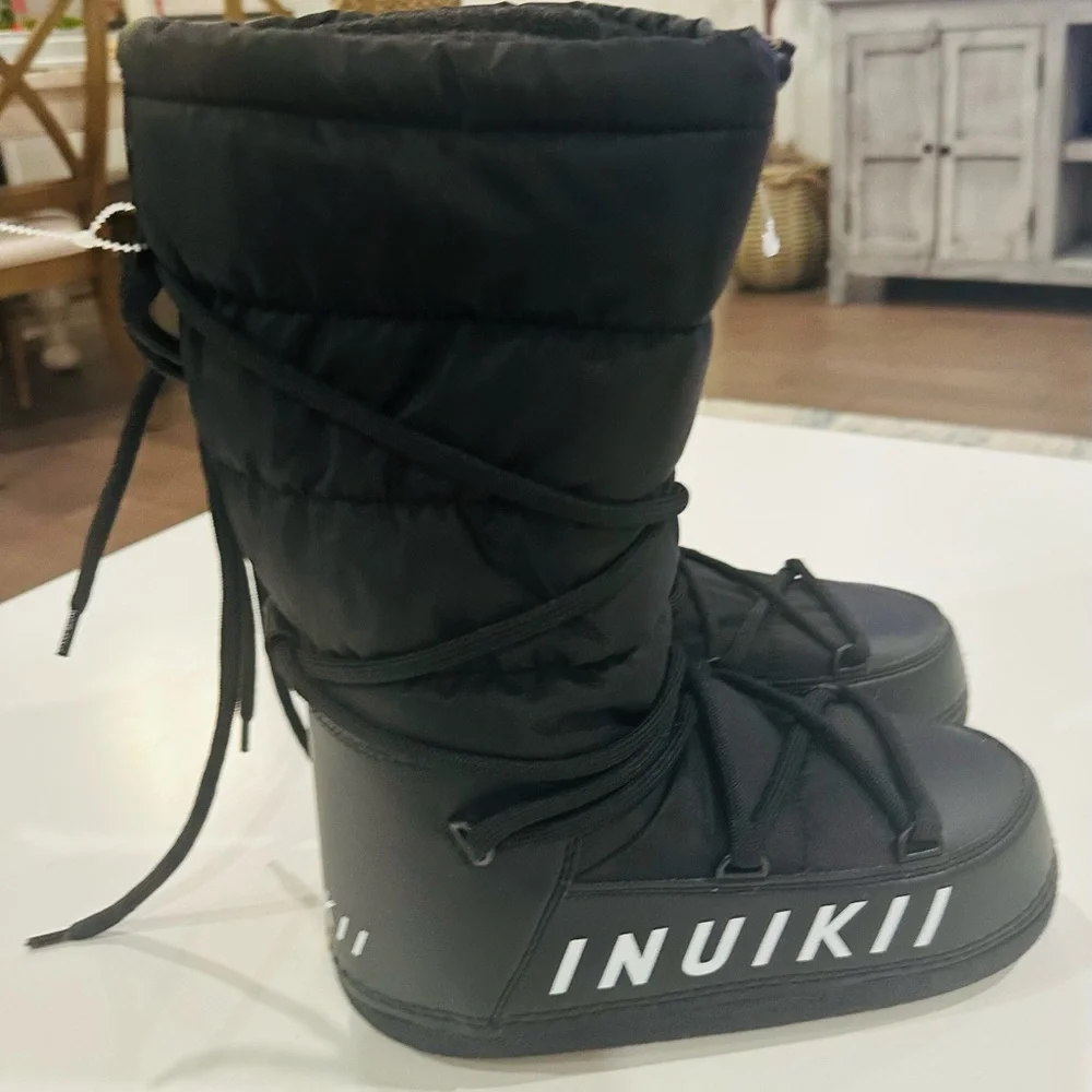 Free People Inuikii Black Puffer Snow Boots sz 7.5 (38) NWOT